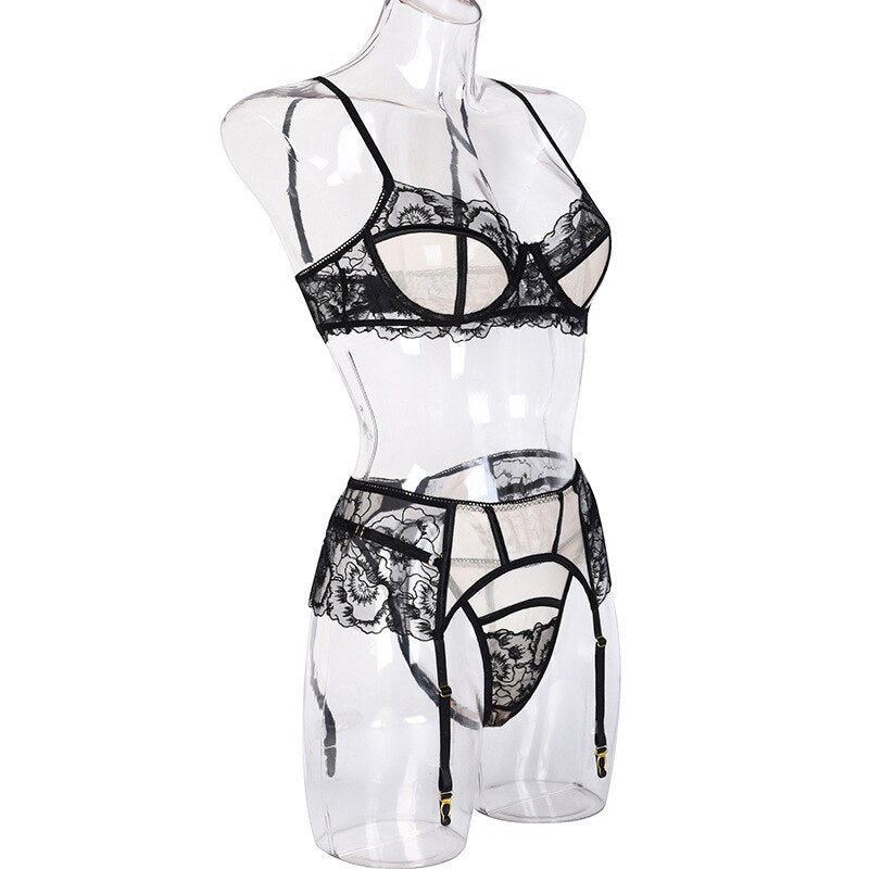 A fuchsia mesh lingerie set – FehrTrade
